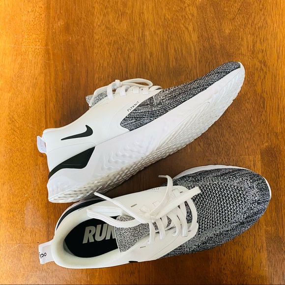 Nike Flyknit Odyssey React Sneakers - Picture 2 of 4